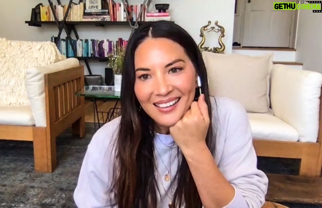 Anna Faris Instagram - Today on @unqualified I learned that @oliviamunn is a black belt in Taekwondo. How cool is that?