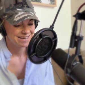 Anna Faris Instagram - New York Times journalist Amanda Hess @astromwallhess let me and my brother Dr. Bob @b0b_faris ask her a bunch of questions about her @nytimes piece Celebrity Culture Is Burning. I hope you enjoy the episode @unqualified
