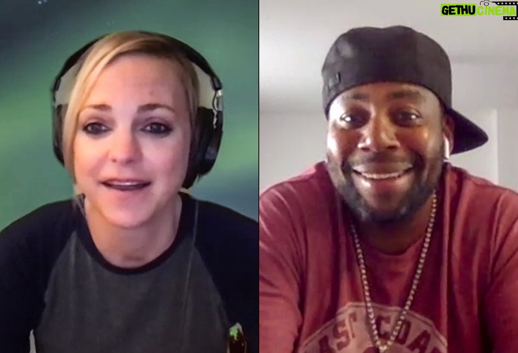 Anna Faris Instagram - It was so good to catch up with my buddy @kenanthompson and relive the trauma of hosting SNL. Then gender and social policy expert Liz Plank @feministabulous joins me to offer our listeners some qualified advice. @unqualified