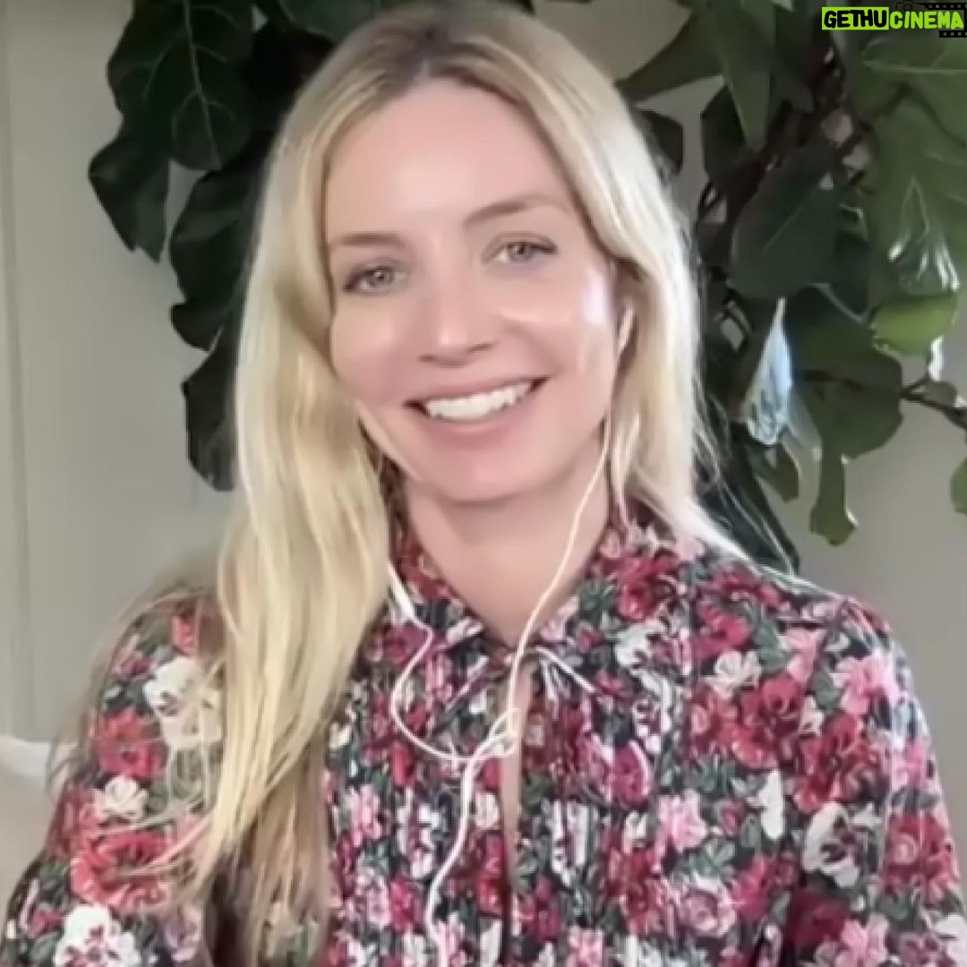 Anna Faris Instagram - On this weeks @unqualified episode… @annabellewallis!