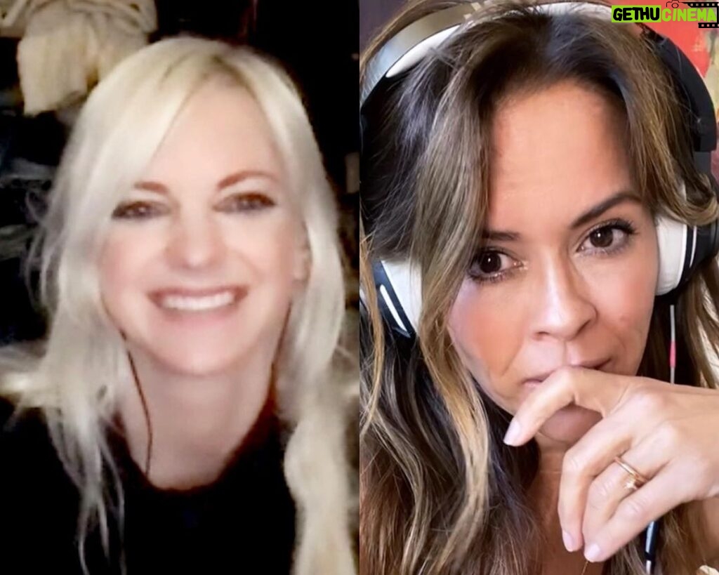 Anna Faris Instagram - Podcasting from my closet with @brookeburke !
