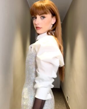Annalisa Scarrone Instagram - E domani si ricomincia a cantare! ✨
#Sinceramente 
#Sanremo2024 
@sanremorai