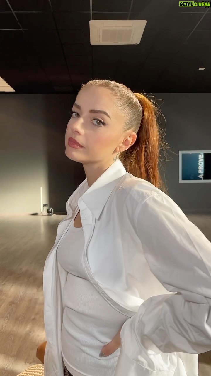 Annalisa Scarrone Instagram - Una settimana al forum 🔥🌪️ #RagazzaSola #EPSFNV