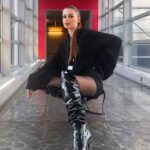 Annalisa Scarrone Instagram – Oggi con estrema gioia ci vediamo a casa @amiciufficiale ❤️ 
13 anni dopooooo ❤️

#EPSFNV