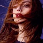 Annalisa Scarrone Instagram - E POI SIAMO FINITI NEL VORTICE - la tracklist 🌪️ #EPSFNV 01. BELLISSIMA 02. RAGAZZA SOLA 03. EUFORIA 04. MON AMOUR 05. ROSSO CORALLO 06. BOLLICINE 07. GOMMAPIUMA 08. ARIA 09. LA CRISI A SAINT-TROPEZ 10. TI DICO SOLO 11. STELLE 12. INDACO VIOLENTO