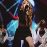 Annalisa Scarrone Instagram - BELLISSIMA DOPPIO DISCO DI PLATINO 🥹 💿💿 Ballo di gioia! Grazie a tutti 💔💧🪩 #Bellissima #2Platino