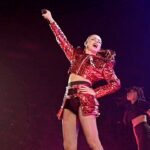 Annalisa Scarrone Instagram - E anche Napoli è SOLD OUT ❤️‍🔥🙏🏻 Grazie ragazzi non vedo l’oraaaaa🌪️🌪️🌪️ #TuttiNelVorticePalasport