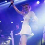 Annalisa Scarrone Instagram - Come inizio il concerto vs Come lo finisco 🥰 #Bellissima #Bellissimi Firenze, Italy