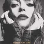Annalisa Scarrone Instagram - Bonjour / Sorpresa 🖤 Da domani “Sinceramente - French Version” con Olivia Stone fuori ovunque 🩸 #Sinceramente