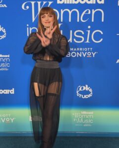 Annalisa Scarrone Instagram - Grata 🙏🏻❤️✨ Thanks @billboard @billboarditalia #bbwomeninmusic YouTube Theater
