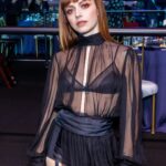 Annalisa Scarrone Instagram - Mi sveglio ed è passata solo un’ora 🖤