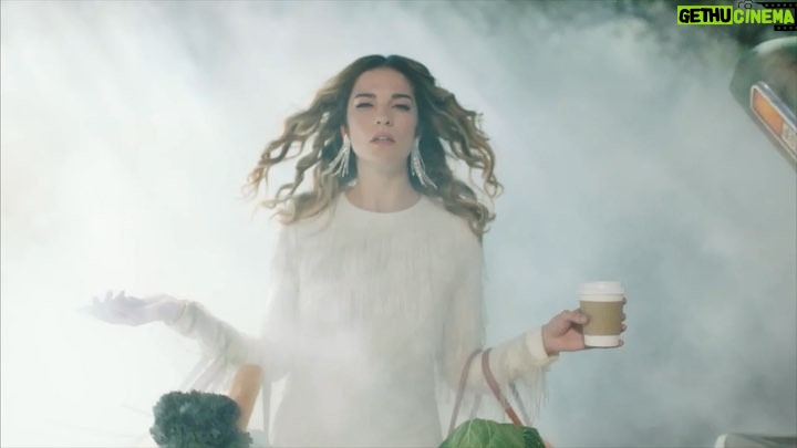 Annie Murphy Instagram - If you like fresh produce, you’re going to LOVE season 5...