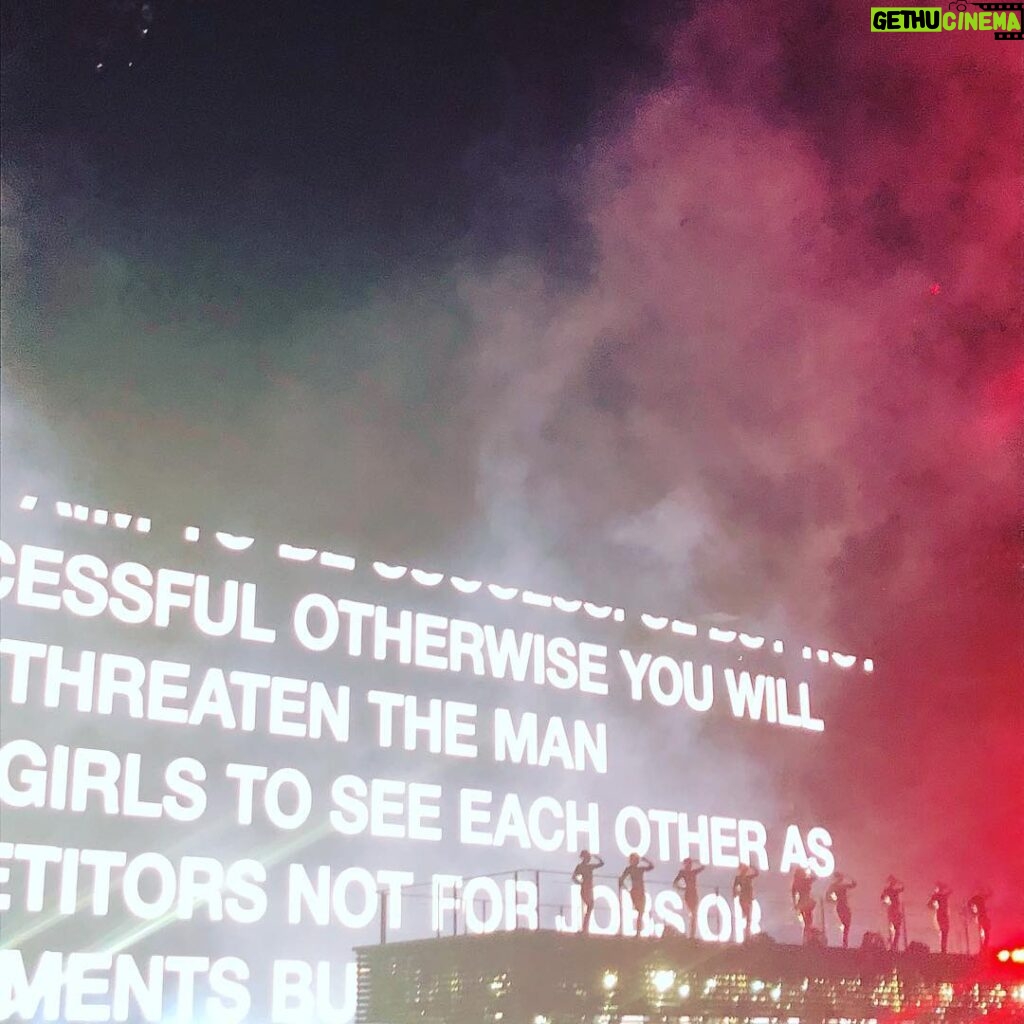 Annie Murphy Instagram - Fortunately/unfortunately for God, Beyoncé is God now. Rose Bowl Stadium