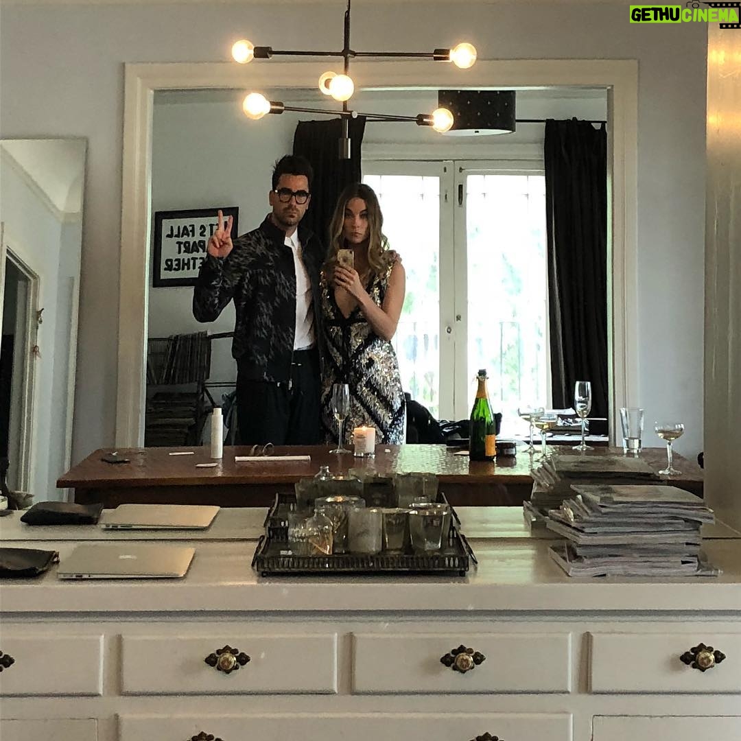 Annie Murphy Instagram - Mommy and Daddy’s first night out after the baby. @mtv @instadanjlevy #mtvawards