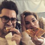 Annie Murphy Instagram - “Annie, sit next to me on the plaaaane! Eat pizza with meeeeee! Hold my haaaaaand! You’re my best frieeeeeend! Let’s get marrieeeeed!” - Daniel “Needy” Levy, 2018 @instadanjlevy LAX