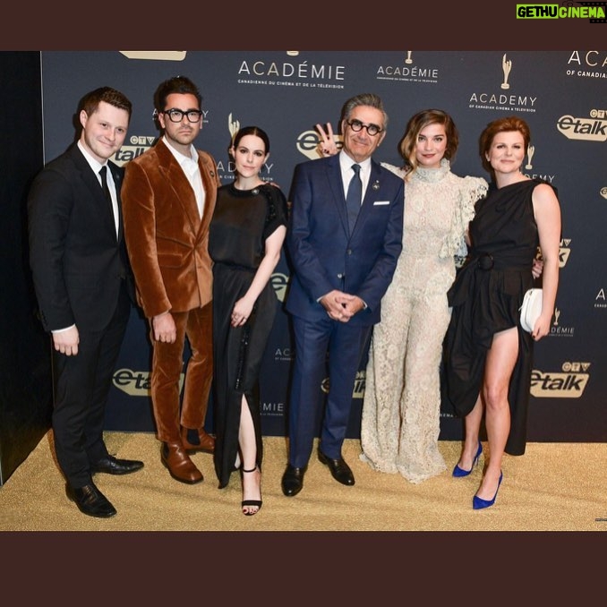 Annie Murphy Instagram - The photographer asked for “a tapestry of mildly enthusiastic smirks” so I’d say we delivered.
