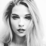 Annie Murphy Instagram - Am I stoned? Or staring at the eclipse? Or both? Or neither? . Look, I know @instadanjlevy asked these EXACT questions in HIS last post, but they’d been weighing heavily on MY mind too, okay?