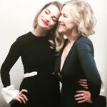 Annie Murphy Instagram - 💘MOM💘 . Season 4 premieres tonight on CBC at 9 EST. See you and your Christmas onesie and your generous glass of wine there! #schittscreek