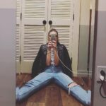 Annie Murphy Instagram - If you’re into three or potentially even more wild optical illusions, is this ever the photo for YOU!
