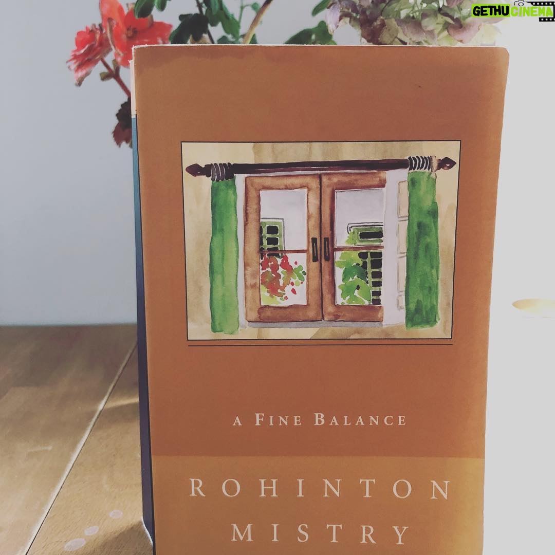 Annie Murphy Instagram - Not to be like THIS IS THE BEST BOOK I’VE EVER READ IN MY LIFE, but this is the best book I’ve ever read in my life. I can’t recommend it highly enough - especially to those of you who, like me, often exist in a state of hopeful sadness.
