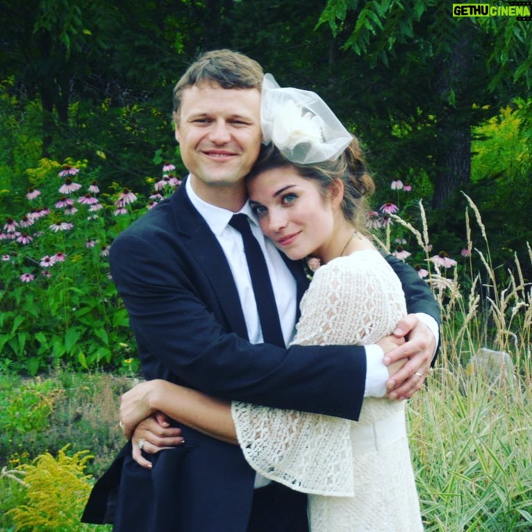 Annie Murphy Instagram - Boyfriendz 4 lyfe six years and a day ago.