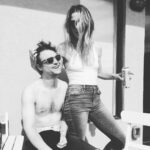 Annie Murphy Instagram - Hello hi I've never looked cooler please like this photo guys thanks a lot! 📸@reddzeppelinn