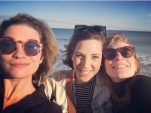 Annie Murphy Instagram - 🎵Caaaan you feeeeeel the loooove fiveyearsagowhenwewenttoBarcelona? It is wheeeeeere we arenotrightnowww!🎵