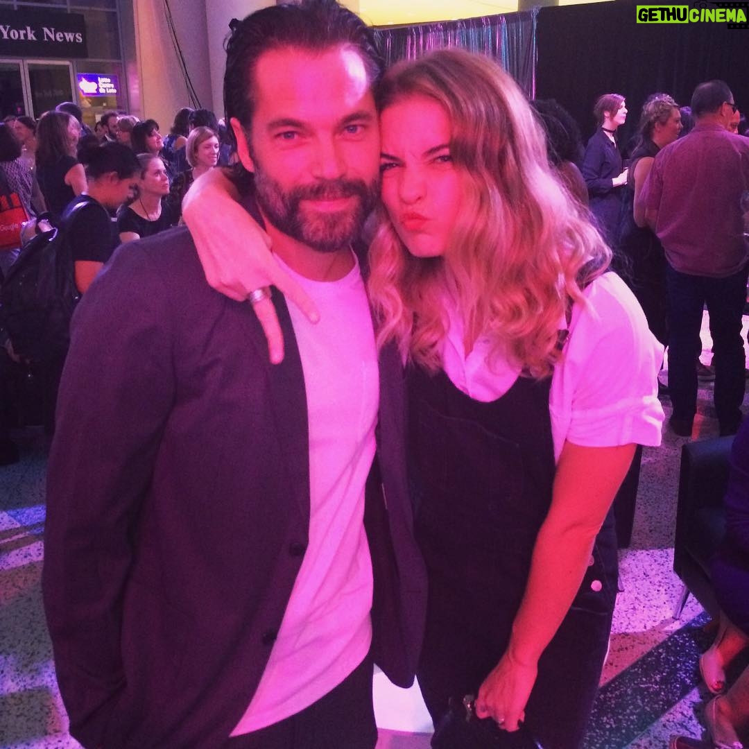 Annie Murphy Instagram - He grew his beard back so we're cool again. @crownsalts #wift @cbc 📸 @eonehomevideo