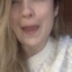 Annie Murphy Instagram - My friend Anny Morphee, who is not me, wanted me to post her holiday cover of "one of the least controversial and most beloved traditional Christmas Yuletide Carols of all time. Plus, who doesn't love a Zooey Deschanel classic?" Not sure how much of this I agree with, but she's been my main betch for years so I have to support. Head to @annyshitbedroom for more of...her.