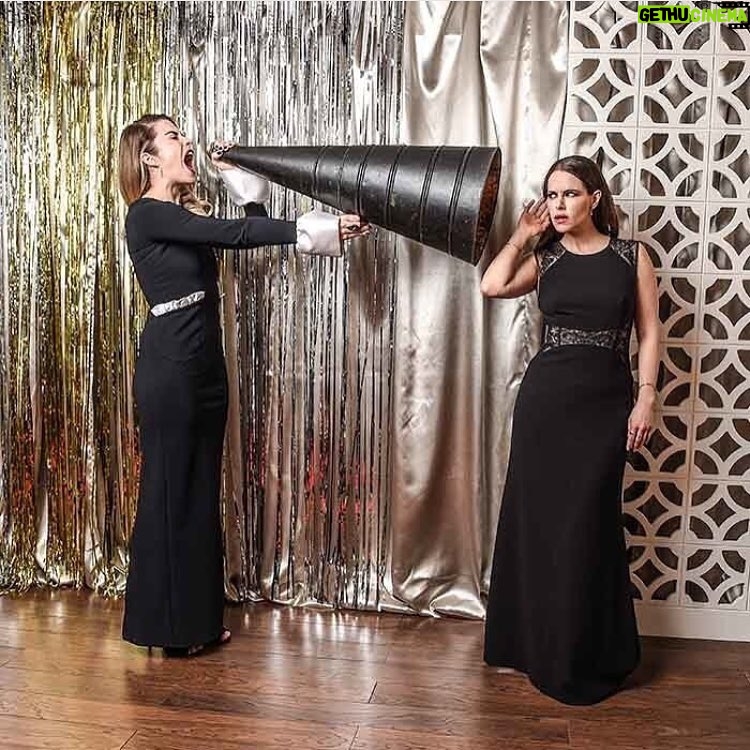 Annie Murphy Instagram - Sometimes our love is a struggle though, because @emhampshire's all like "oooooh @samrobertsband blah blah handsome handsome blah" and I'm like "LOOK AT THIS COOL THING I FOUND IN THE TRASH!" #schittscreek