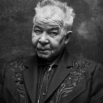Annie Murphy Instagram - This is the great John Prine through the lens of @vanessaheins. For those of you who don't know his music, do yourselves a favour and get to know it. For those of you who do know his music, I'm sorry for the loss of your dear, dear friend.
