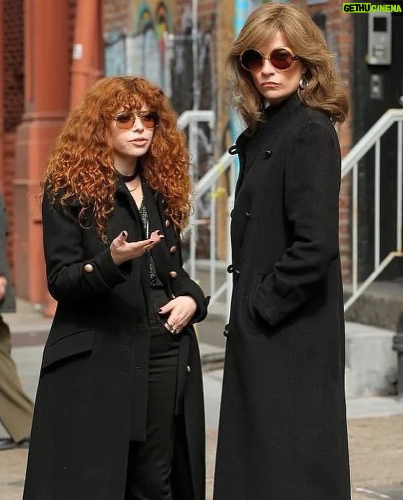 Annie Murphy Instagram - Checked "smoke fake ciggies all over New York with an alien from another planet going by the name @nlyonne, whilst wearing a flouncy wig and pumps" off my bucket list. @russiandollnetflix