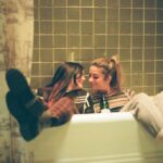 Annie Murphy Instagram – Smoochin season 1 of @kevincanfhimself goodbye. If you like screaming “WHAT?!?” at the TV, watch our season finale at 9pm on @amc_tv.