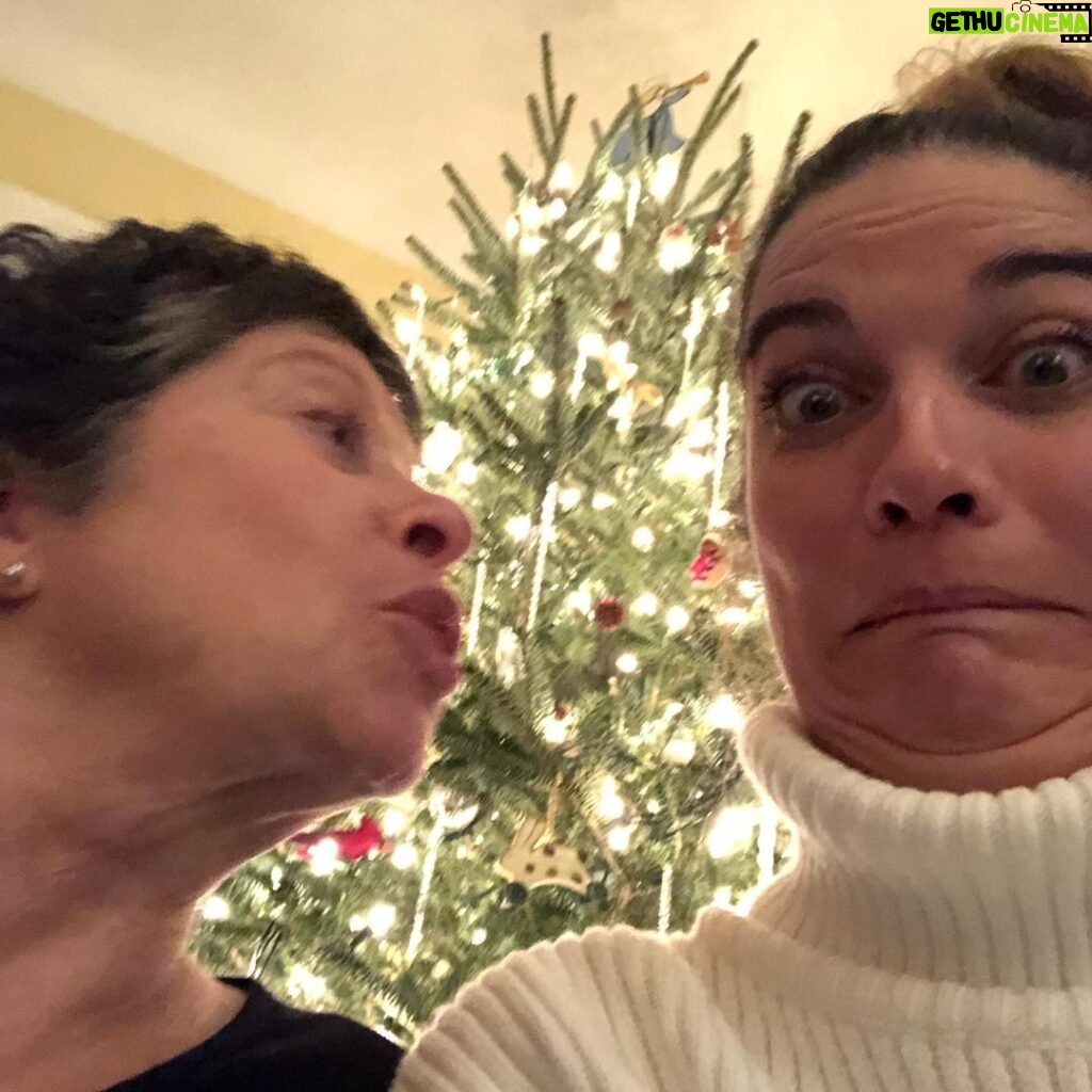 Annie Murphy Instagram - Felt cute. Got drunk with my mum, had a desperate need to showcase our glorious Christmas tree and took upwards of 20 photos all very similar to this. Might delete later. Ottawa, Ontario