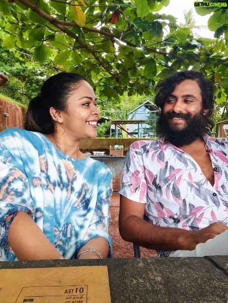 Antony Varghese Instagram - അല്ലിയാമ്പൽ കടവില്ലന്നരക്കു വെള്ളം 🎶🎶 @antony_varghese_pepe 🥰 trip is life