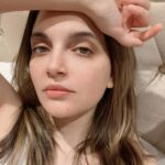 Armeena Khan Instagram - Don’t pay attention to my face, I’m totally chilling out here and very happy. I’ve been buzzing all day infact, can’t wait to share my news with you guys soon. ❤️🤓😬😬 #Happy #grateful
