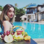 Armeena Khan Instagram - “Poolside is my paradise.” - Anon. #AldemarRoyalMare #Crete 🔥💋 Aldemar Royal Mare Village & Thalasso