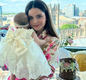 Armeena Khan Instagram - Amelie’s 1/2 Birthday. 🌸🌸 @feslkhan Mashallah 🧚🏻🧚🏻