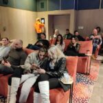 Armeena Khan Instagram - From the cast/crew screening last night for a short film. #funtimes #donotstandinfrontoftheprojector < @aatifatizafarofficial 🎬🎬 Manchester, UK