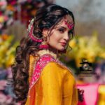 Armeena Khan Instagram - Vasl-e-Yaar Campaign Feat me 😊 by @nkdecor_official Photography by @moazzamalifilms @theqaboolweddingltd Hair by @hairbyruksana Makeup by @shazia_afsar_mua flowers by @floralboutiquebyasma Hair Colour by @catherineboden henna by @hennabysadaf Jewellery and Outfit by @hoor_qasim ✨✨