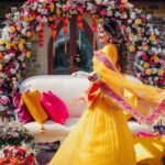 Armeena Khan Instagram - Vasl -e- Yaar Bridal Campaign '22 ~ Shoot Credits: Hair colouring by @catherineboden ✨ • Direction & Decor: @NkDecor_Official Location: @thakehammanor Videography & Photography @moazzamalifilms @theqaboolweddingltd • Bridalwear & Jewellery : @hoor_qasim • Hairstylist: @hairbyruksana • Makeup: @shazia_afsar_mua • Henna: @hennabysadaf • Fresh Florals : @floralboutiquebyasma Thakeham Manor