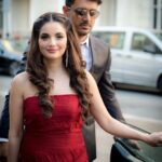 Armeena Khan Instagram - I could not have done this LIFE without you @feslkhan you’ve been there from DAY 1. Always by my side, breaking my fall. May we grow old together I.A. Grateful for all my blessings today, I pray that you all get a similar life partner ❤️❤️ 🧿🧿 Throwback from #Janaan London premiere.