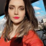 Armeena Khan Instagram - Presenting the stunning ‘Jenna dress’ a cashmere/wool, figure hugging outfit with a V-neck and rushed sleeves, perfect for these winter months. I’ve accessorised it with a suede belt, platforms and oh so ‘tousled’ hair. A gorgeous burnt orange is the perfect hue to stand out this season.💥💥 Styling by @philltarling Outfit by @reiss