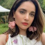 Armeena Khan Instagram - Meadows, the bridge set, literary trail, punting at the orchard ✨✨ Granchester Meadows