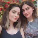 Armeena Khan Instagram - Life is better with friends ✨✨ @nayna_ray #Beautifulsoul