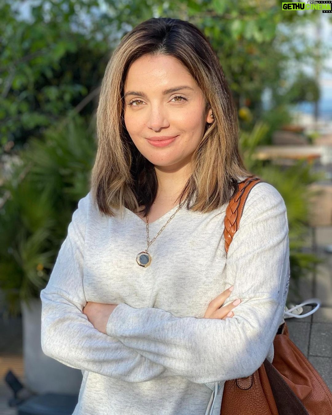 Armeena Khan Instagram - Shot by my partner in crime @sharazaliofficial ✨✨