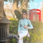 Armeena Khan Instagram - Forest bathing. #Goodforthesoul #Sunshineisoureid
