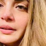 Armeena Khan Instagram - This particular scene was very upsetting to enact. I know some of you are facing difficulties in your own lives. So I recorded this video to reach out to you. I have waited nearly 6 months to release it. Please know, you are not alone no matter what, marital issues, negative thoughts, bullies, whatever life throws at you - Seek HELP! As long as there is life, there is hope, this too shall pass. Thank you to all those who watched and understood the complex trajectory of this particular character with a multitude of mental health issues. I tried my BEST to convey these. If I have failed in this, forgive me and I will do better in the future. If I have done justice then thank you from the bottom of my heart because I have played this role with my SOUL. Lots of love, till we meet again (on screen). Life is short, enjoy every moment ✨❤️❤️