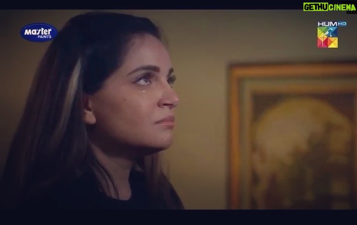 Armeena Khan Instagram - Do you think Tara is ill? Or is this yet another scheme to tangle more people into her web? #Tara #MohabattainChahatain What did you think of tonight’s episode? The link to view it is in my profile bar. ✨