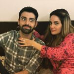 Armeena Khan Instagram - My partner in crime 🤪 @ibrahim_alavi watch us in #mohabbateinchahatein #Pakindustryshouldbefullofpeoplelikehim nightsuit @sleepysecretsss